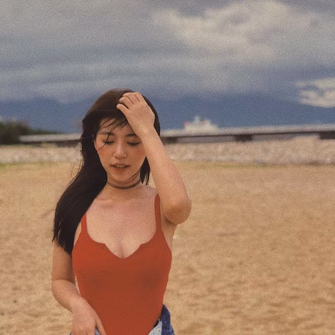 Dù đang du học tại Nhật Bản và có ít hoạt động tại Việt Nam, Mẫn Tiên vẫn sở hữu hơn 800.000 lượt theo dõi trên mạng xã hội.