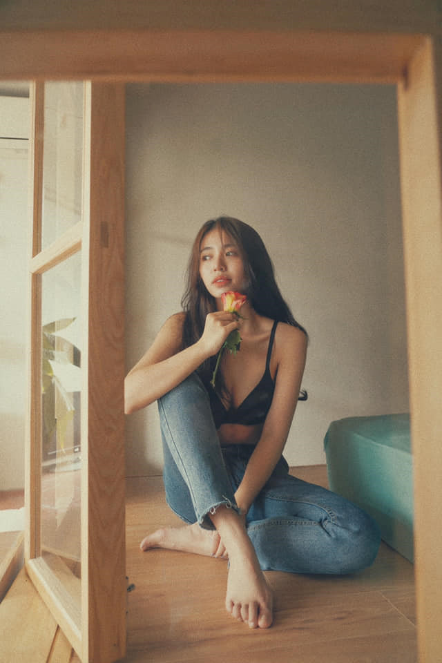 Để kỷ niệm dấu mốc đáng nhớ này, Mẫn Tiên đã chụp bộ ảnh theo phong cách quyến rũ và đăng tải lên trang cá nhân.