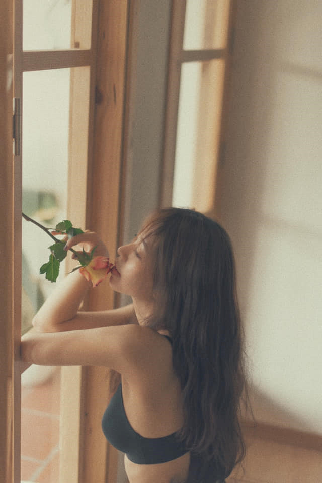 Mẫn Tiên Vốn là hot girl theo đuổi hình tượng dễ thương, ngọt ngào, các bức hình gợi cảm của 9X không khỏi khiến nhiều người bất ngờ.