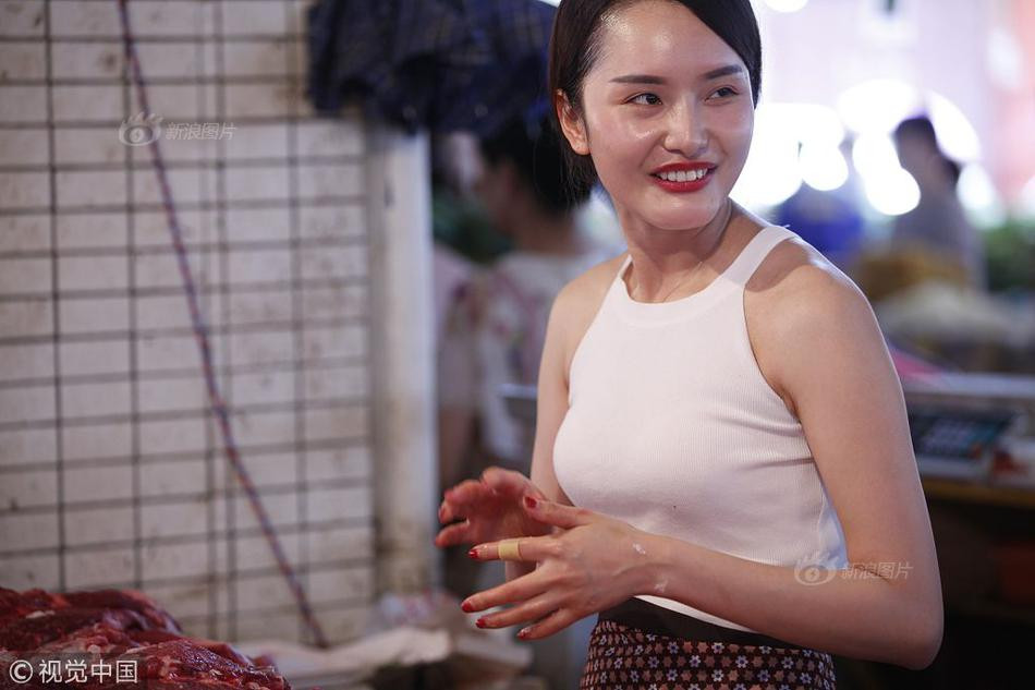 Ban đầu, cô Vi nghĩ đến việc bán thịt cô khá do dự, tuy nhiên sau đó cô quyết định theo đuổi nghề này và bắt đầu phải học việc từ cách cầm dao, phân biệt thịt và đặc biệt là điều tiết về giá cả sao cho vừa lòng khách mà mình vẫn có lãi.