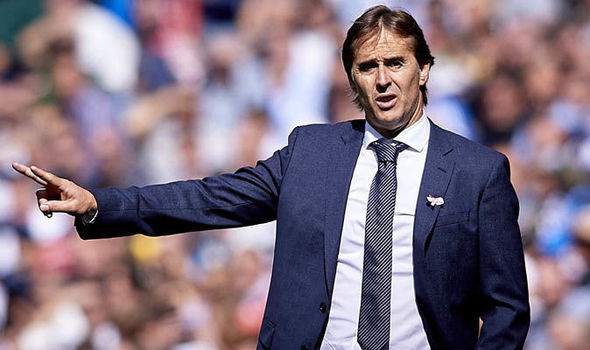 Theo Marca, HLV Lopetegui phải giúp Real Madrid đánh bại Barcelona mới mong giữ được ghế ở Bernabeu.