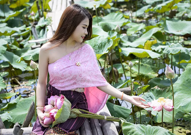 Sau 5 năm sống ở Việt Nam, Duangpasong Anisone đã có thể nói tiếng Việt thành thạo và tự tìm hiểu, khám phá về văn hóa, con người cũng như những điểm đến lý thú trên dải đất hình chữ "S".