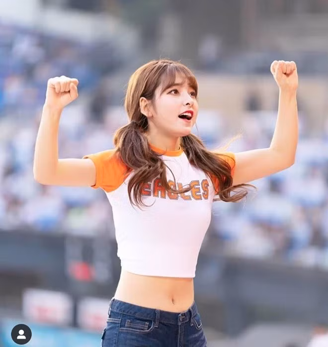 Những đoạn fancam cổ vũ trên sân bóng chày Daejeon Hanbat của 9X luôn thu hút hàng trăm nghìn lượt xem.