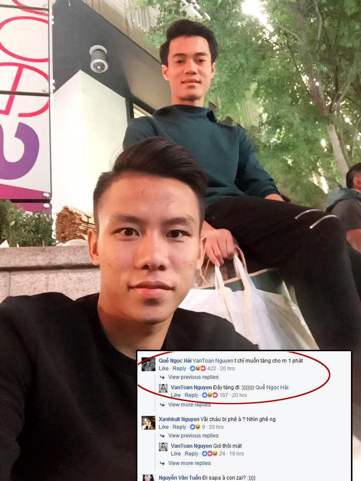 Cụ thể, Văn Toàn còn đề xuất Hải Quế lấy gì che mặt vào. Những bình luận đầy tính "gợi đòn" của tiền đạo nhận được phản ứng cực gắt từ đội trưởng tuyển Việt Nam: "Không nhìn được thì cũng chịu khó mà nhìn", "Tao sẽ coi như mày không tồn tại, được chưa?".