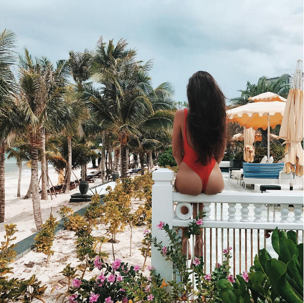 Bạn cứ xem MV Có em chờ của Min thì thấy, cực dễ chịu luôn. Tha hồ mà chụp ảnh sống ảo nhé, chỉ cần bấm nút thôi là có ảnh đẹp luôn rồi.