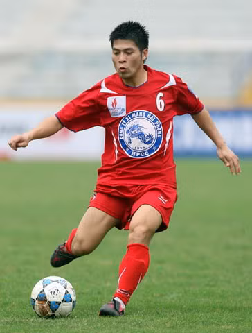 Trong đội hình của ĐTVN ở thời điểm hiện tại, Minh Châu được ví như một chiếc máy cày khi anh liên tục xuất hiện ở những điểm nóng trên sân. Dù chỉ cao 1m65 nhưng Minh Châu cho các đối thủ khác "ăn đòn" bằng sức bền và sức tì đè của mình.