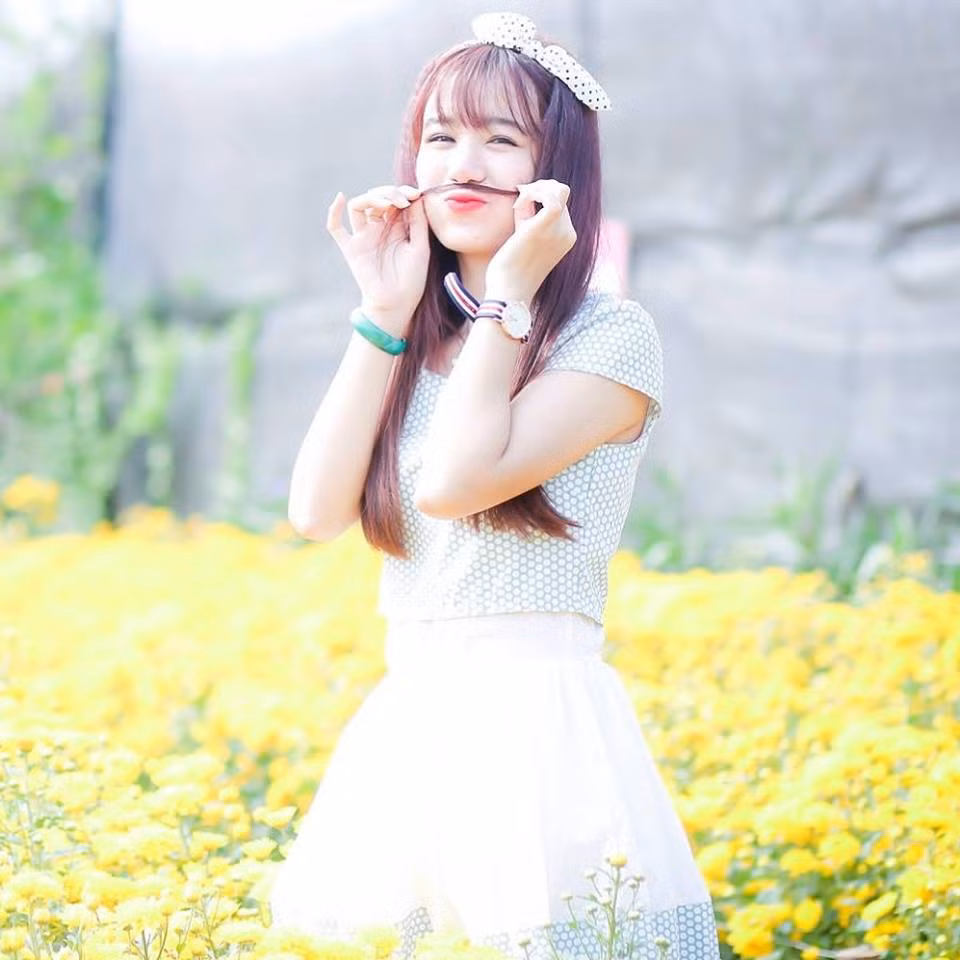 Cùng ngắm nhìn Hot girl Hà Tĩnh thích chơi game và có tình yêu bóng đá mà đặc biệt là với đội bóng Hoàng gia Tây Ban Nha - Real Madrid. Ảnh trong bài: Facebook nhân vật.