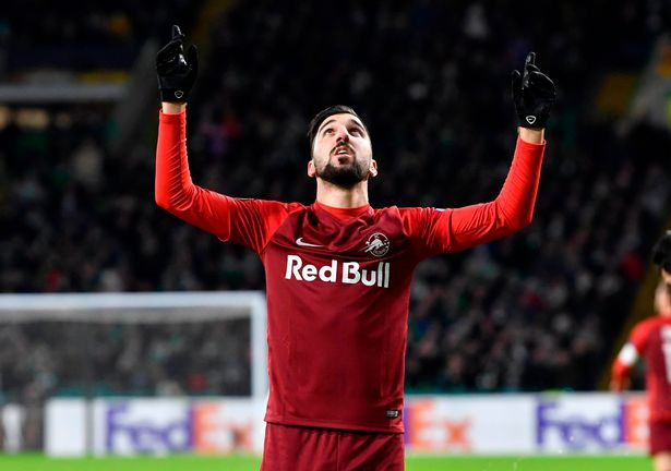 Chuyển nhượng bóng đá từ FootballWhispers, Liverpool đã cho người tới Áo để xem chân Moanes Dabour, chân sút của Red Bull Salzburg.