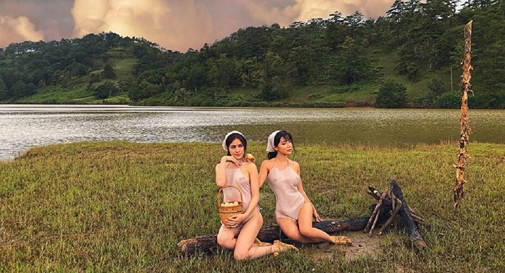 Sau khi tung bộ ảnh phản cảm ở Đà Lạt, Thư Dung bị BTC cuộc thi nhan sắc tước danh vị và bị CĐM ném đá không thương tiếc.