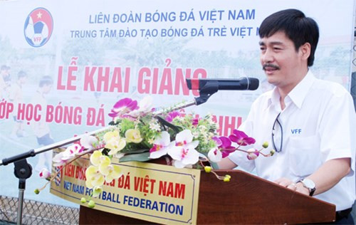 Nhung vu lum xum cua VFF day song bong da nuoc nha-Hinh-4