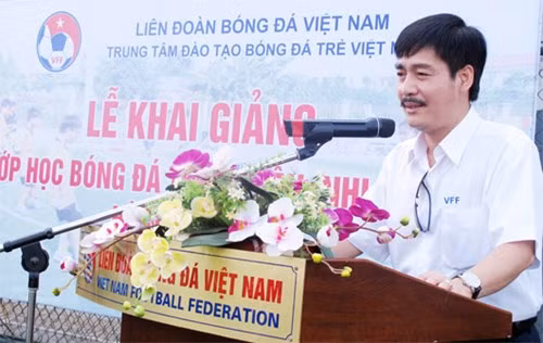 Nhung vu lum xum cua VFF day song bong da nuoc nha-Hinh-4