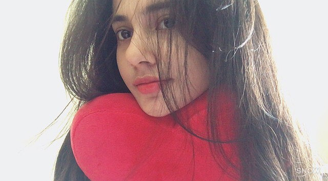 Nhân vật được dân mạng nhắc tới có tên đầy đủ là Emma Maria Fernandez Lê, sinh năm 2000. Cô bạn này có bố là người Tây Ban Nha nên sở hữu một ngoại hình lai Tây vô cùng ấn tượng.