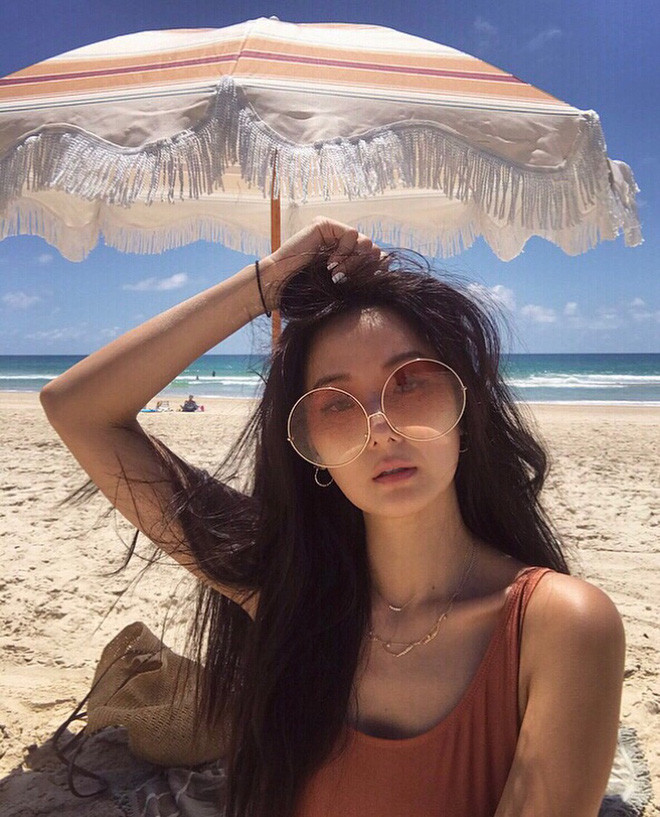 Mỗi lần xuất hiện, người ta lại được dịp xuýt xoa vì phong cách ăn mặc tinh tế, đẳng cấp khi phủ toàn hàng hiệu của Aimee. Aimee cũng rất chuộng phong cách ăn mặc sexy và biến sự sexy đó trở nên sang trọng, hợp nhãn và không hề thô tục.