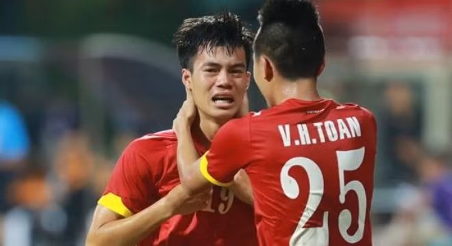 Ban tin SEA Games 28 trua 3/6: Cong Phuong bi cam da penalty?-Hinh-2
