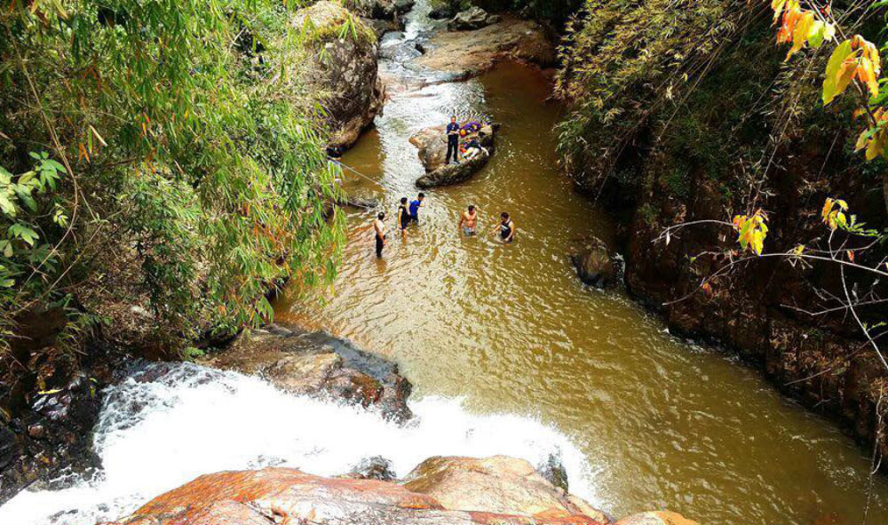 Mới đây tại khu du lịch thác Datanla (TP. Đà Lạt, Lâm Đồng), du khách Hang Won Soek (23 tuổi, quốc tịch Hàn Quốc) đã tử vong trong chuyến trekking với 11 du khách nước ngoài khác.
