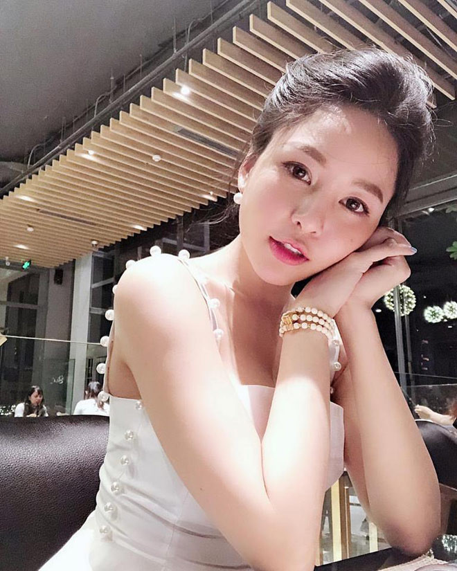 Ngoài ra, thân hình nóng bỏng hiện tại là thành quả của hành trình nỗ lực giảm cân. Trâm Anh khẳng định: “Là con gái mà không giảm cân là một sai lầm. Chỉ cần giảm cần sẽ giống như biến thành người khác”.