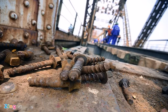 Nhưng với đợt sửa chữa lớn lần này, công trình sẽ được sơn sửa và thay thế toàn bộ các ốc vít cũ mòn.