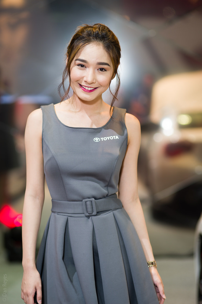 Ở tuổi 19, Sachzna đã sở hữu ba vòng chuẩn, đặc biệt là vòng eo con kiến ấn tượng. Tại trang cá nhân, người mẫu không ngần ngại khoe thân hình đẹp thông qua các video.