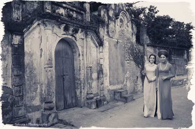 Thượng Úy Đỗ Phương Thanh là một chiến sĩ giỏi trong ngành, từng được Tổng cục 3 tặng giấy khen; là khối trưởng nữ (đi điều lệnh) có thành tích cao trong Đại hội khoẻ vì an ninh tổ quốc. Bên cạnh đó, cô nàng 8X này còn từng được báo chí ca ngợi bởi thành tích trao trả lại kịp thời cho người dân lao động hơn 13 triệu đồng do làm rơi ví tiền.