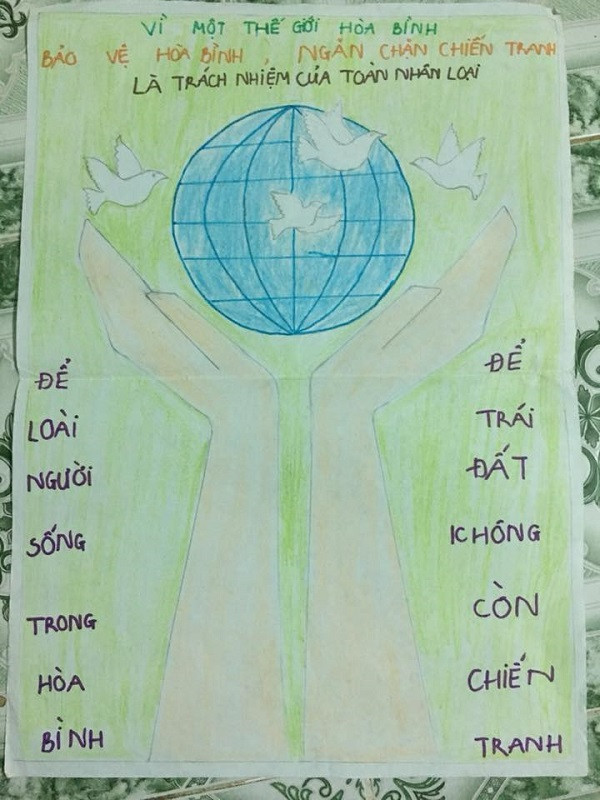 Những bức tranh cổ động là phần không thể thiếu của môn mỹ thuật ngày xưa.