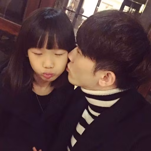 Những ai từng chú ý tới Ngô Đại Vĩ đều thuộc lòng những thông tin cá nhân của anh chàng này. Chàng trai có biệt danh "anh trai quốc dân" năm nay 25 tuổi, hiện làm tổng giám đốc của một công ty chuyên về công nghệ sinh học. Mặc dù thành công khi tuổi khá còn trẻ nhưng khi tiếp xúc với Đại Vĩ, nhiều người từng nhận xét rằng anh chàng này không tỏ ra kiêu chảnh mà thay vào đó là sự thân thiện và đầu óc kinh doanh khá nhạy bén.