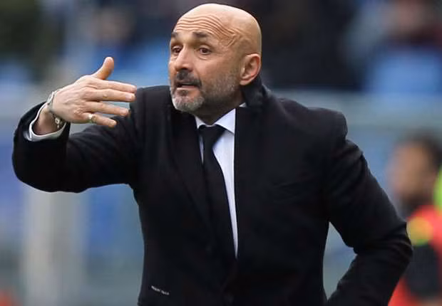 Juventus “chốt phương án” thay thế Allegri: Theo báo giới Italia, Juventus đã nhắm sẵn Luciano Spalletti (AS Roma) làm phương án thay thế Massimiliano Allegri nếu chiến lược gia 49 tuổi này rời đi vào cuối mùa. Hiện tại, Allegri đang được liên hệ để chuyển đến dẫn dắt Arsenal thay Arsene Wenger. Ảnh: AS.