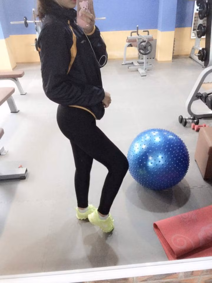 Cô gái xinh đẹp có nickname Lan Tây, tên thật là Trần Thu Lan, sinh năm 1998 hiện đang là học sinh trường THPT chuyên Vĩnh Phúc - Vĩnh Yên, Vĩnh Phúc.