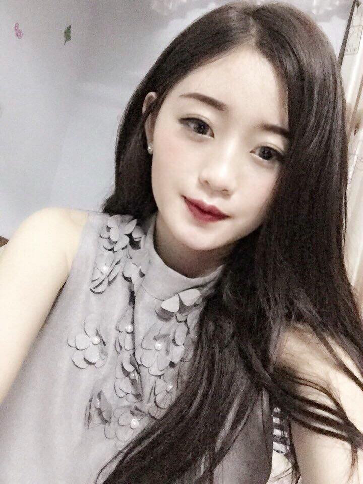 Không chỉ xinh đẹp, có học thức, nữ giáo viên thực tập còn sở hữu vóc dáng tương đối chuẩn với số đo 3 vòng 86 - 59 - 91.