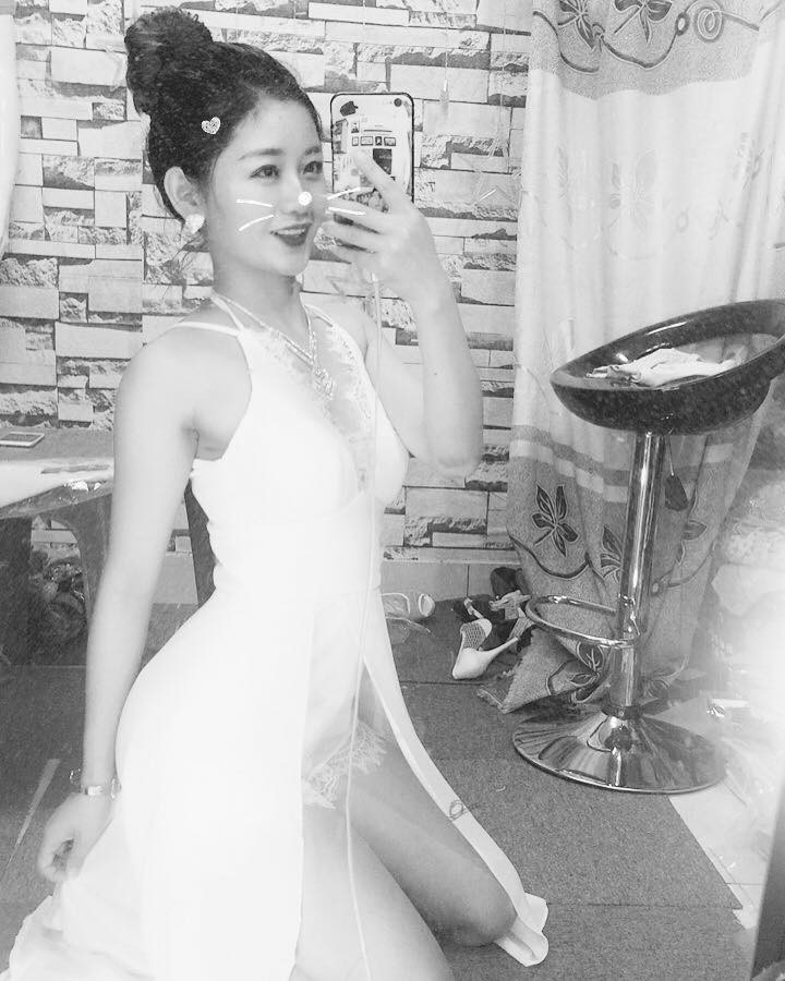 Một tin vui cho các đấng mày râu khi lỡ để cô giáo thực tập này làm chủ trái tim mình đó là Tuyết Mai hiện tại vẫn đang độc thân.