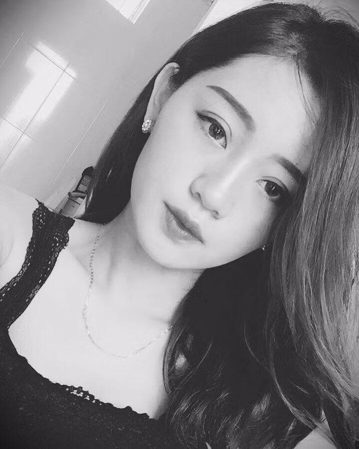 Với ngoại hình nổi bật như vậy nên Tuyết Mai thường xuyên bị học sinh nhìn ngó khi đi thực tập khiến cô đôi lúc bị rơi vào trạng thái ngượng ngùng. Tuy nhiên, trước khi bước vào kỳ thực tập, Mai đã chuẩn bị tâm lý để tránh bị phân tâm bởi những vấn đề khác ngoài công việc.