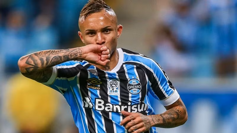 Sau thương vụ Lucas Paqueta, AC Milan đang rất tự tin sẽ đưa về San Siro thêm 1 cầu thủ người Brazil nữa trong mùa hè đó là Everton Soares.