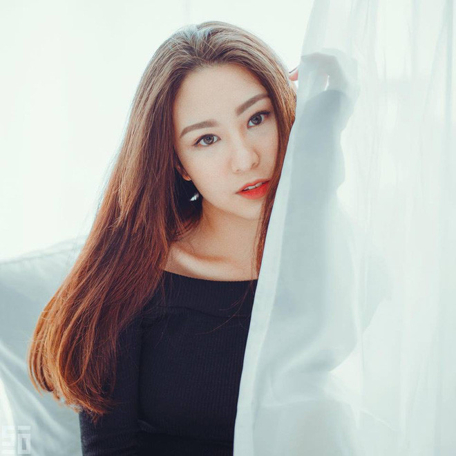 Trên mạng xã hội, các dân mạng thường truyền tai nhau rằng "nếu muốn ngắm gái xinh, điểm đến lý tưởng nhất chỉ có thể là trường ĐH Sân khấu Điện ảnh", điều này hoàn toàn có cơ sở bởi không ít những hot girl đang và đã được "sản sinh" từng được ngôi trường tại Hà Nội này, mới nhất là nữ nhiếp ảnh gia thủ khoa có tên Đỗ Vy.