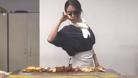 Tiêu chí quan trọng của Tiểu Dã trong mỗi clip là sáng tạo, cô không để các nhà tài trợ can thiệp vào nội dung cũng như không làm ảnh hưởng đến người hâm mộ bằng màn quảng cáo quá lố.