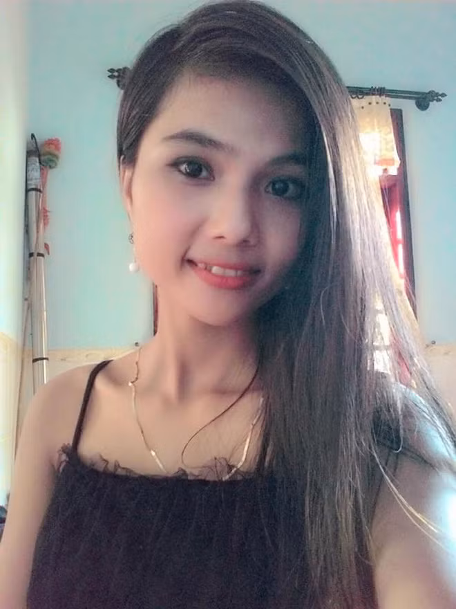 Kết thúc cuộc thi, H'Min Niê đã gửi lời chúc mừng đến H'Hen Niê và liên tục gửi lời cảm ơn tới những người đã ủng hộ cho chị của mình.