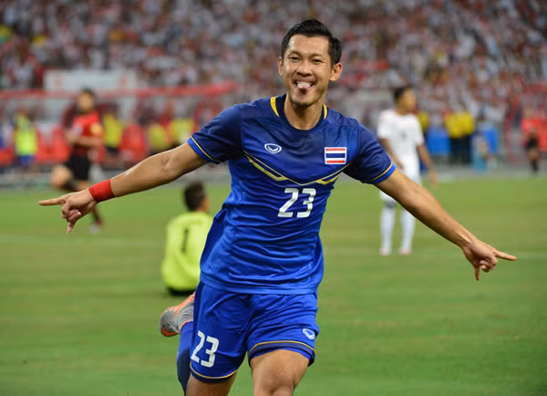 Chananan Pombuppha là cái tên gây bất ngờ góp mặt trong bản danh sách tập trung lần này của HLV Akira Nishino.