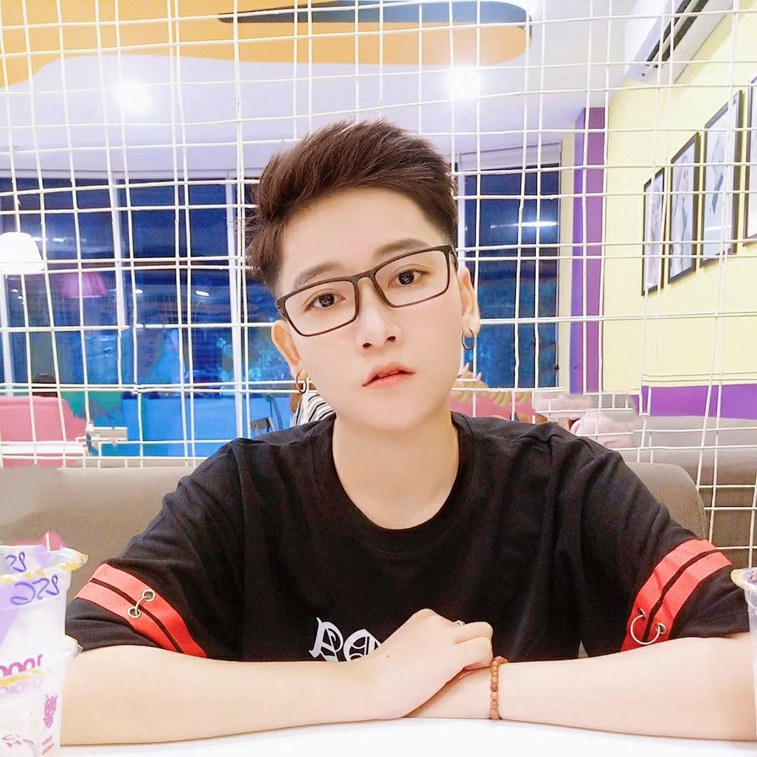 Đến nay, rất nhiều bạn trẻ đã biết đến Sun Chu Min với phong cách tomboy và độ "phủ sóng" của cô bạn này có mặt ở khắp mọi nơi, từ những tài khoản mạng xã hội như Facebook hay Instagram.