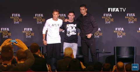 Messi gianh Qua bong Vang the gioi 2015