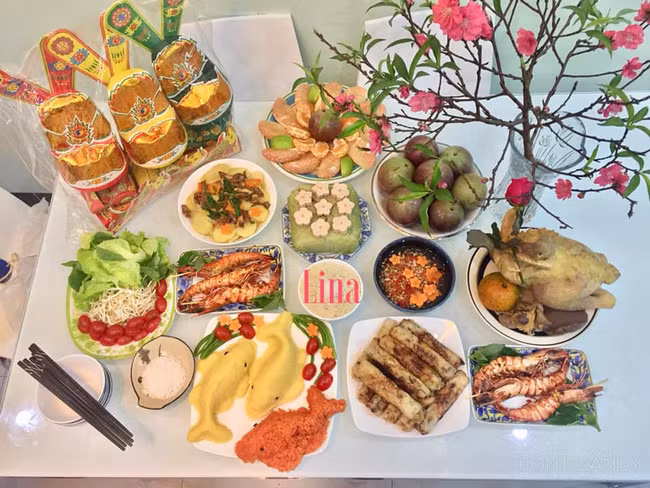 Hội các mẹ đảm đã khoe mâm cỗ cúng ông Công ông Táo nhà mình, mâm nào cũng ngon lành đẹp mắt.