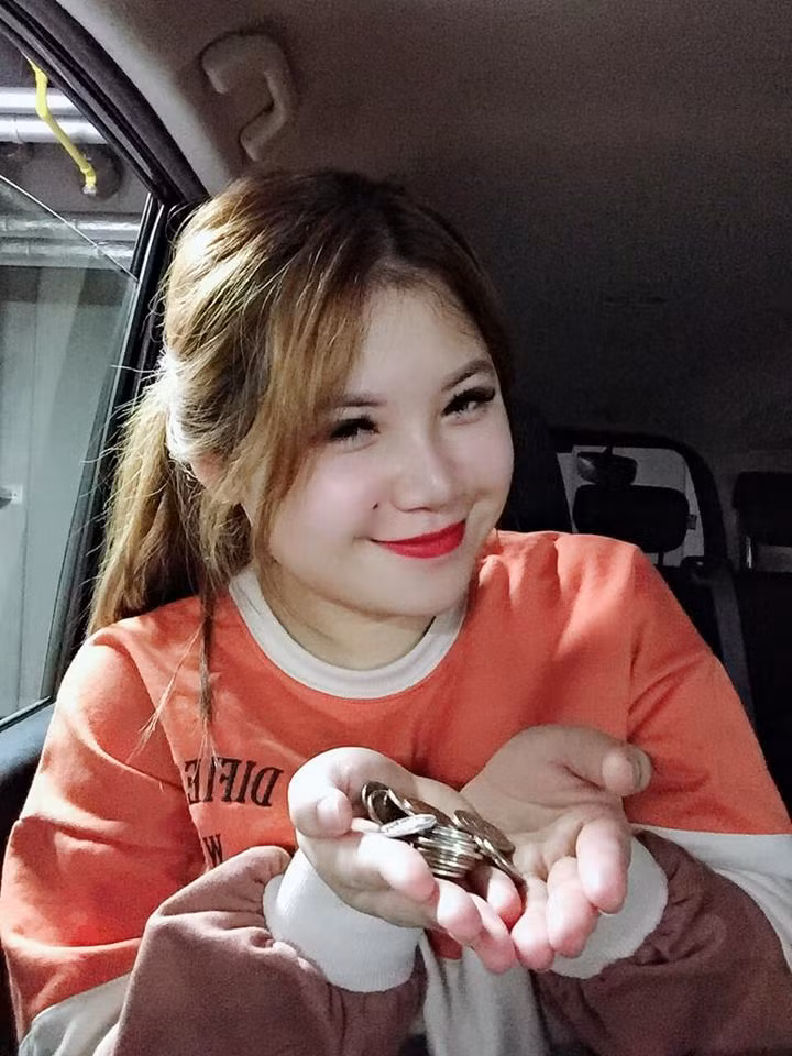 Theo như những gì Thu Trang chia sẻ trên trang cá nhân, cô này chia tay người yêu điển trai, lý do là vì khoảng cách địa lý.