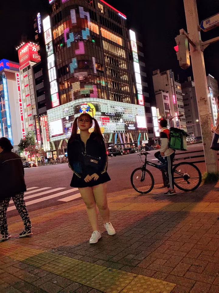 Trả lời các bình luận dưới bài viết của mình, Thu Trang vẫn rất thoải mái và dường như không có chút nào day dứt khi chia tay bạn trai. Cũng chính từ điều này, nhiều dân mạng tỏ ra phẫn nộ khi rơi vào cảm giác bị nữ sinh Hải Dương "dắt mũi".