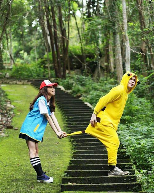 Trong hai tuần Gennady ở Việt Nam, Mai Chu đã đưa anh đi thăm vườn trái cây, bơi xuồng, ăn cá nướng ở miền Tây. Được gặp gỡ, tiếp xúc trực tiếp với người bạn gái Việt và cảm nhận được sự dễ thương, nồng nhiệt và hết sức xinh đẹp, chàng trai nước ngoài đã bị say nắng và buộc phải ngỏ lời yêu và xin Mai Chu cho cả hai cơ hội được tìm hiểu nhau ngay trước khi lên máy bay.