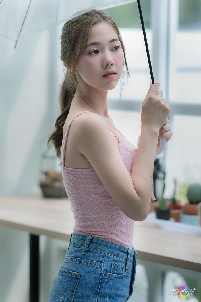 Với vẻ đẹp này, chẳng trách sao người đẹp lại nổi tiếng trên MXH đến vậy.