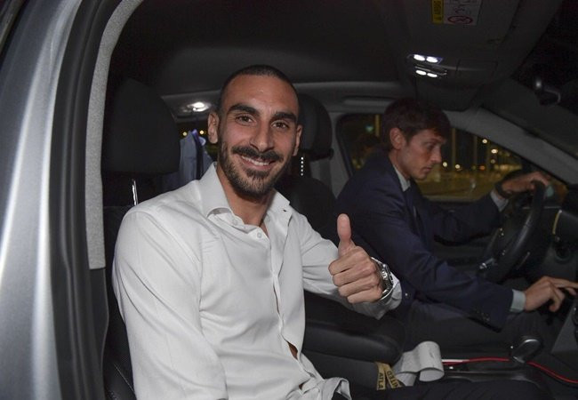 Trên Twitter của mình, AS Roma vừa đăng tải những hình ảnh hậu vệ Davide Zappacosta đã có mặt tại Rome. Anh sẽ hoàn tất buổi kiểm tra y tế, trước khi đầu quân cho đội chủ sân Olimpico theo bản hợp đồng cho mượn đến hết mùa giải 2019/20 này.