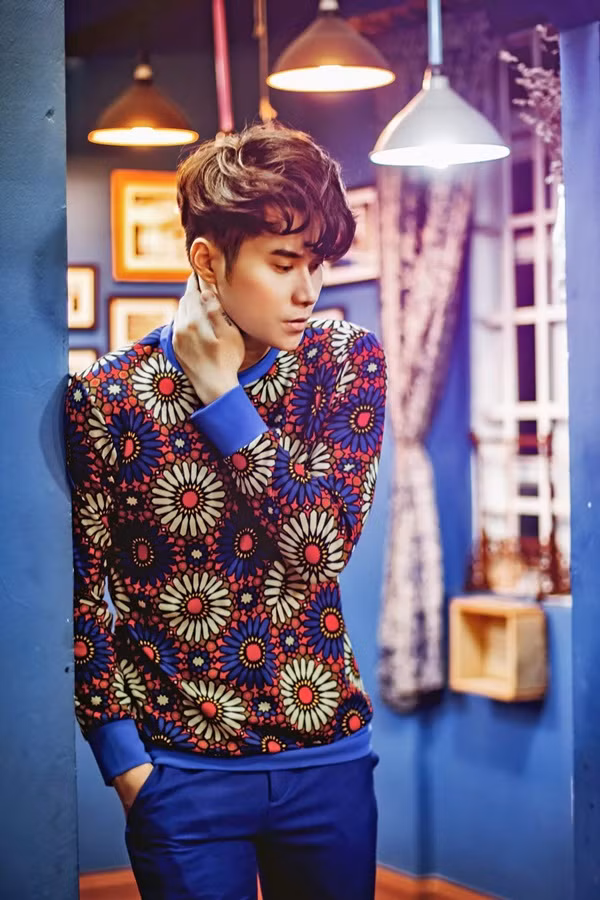 Một số cư dân mạng tinh ý còn phát hiện anh chàng này có nét hao hao giống “soái ca ngôn tình” Dương Dương của làng giải trí Hoa ngữ.