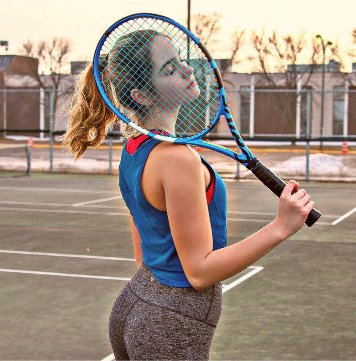 Các fan cho rằng Raine đủ sức soán ngôi "nữ hoàng tennis" của Maria Sharapova trong tương lai. Điều Raine cần làm là đạt được những thành tích thật tốt trong làng quần vợt.