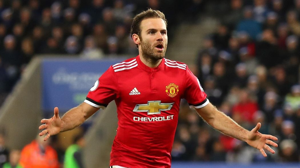 Juan Mata sẽ hết hạn hợp đồng với MU hè tới và đến thời điểm hiện tại, các bên vẫn chưa thống nhất được các điều khoản gia hạn. Được biết, do đã có dấu hiệu tuổi tác, BLĐ MU đang thuyết phục Mata ký hợp đồng từng năm một kèm mức lương 140.000 bảng/tuần.