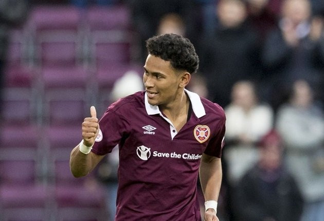 Nhiều đội bóng tại Premier League đang ngỏ ý muốn có được sự phục vụ của hậu vệ Demetri Michell, người đang thuộc biên chế đội MU.