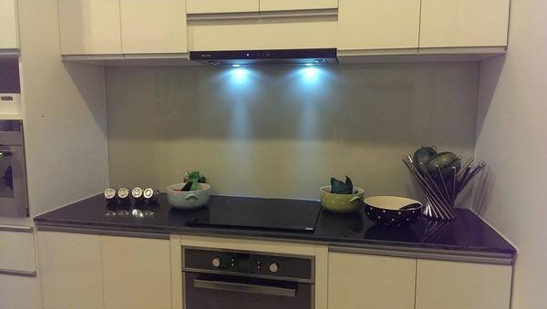 Khu bếp sang trọng, hiện đại.