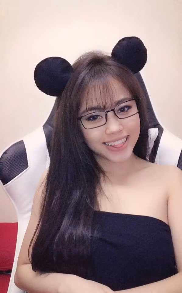 Thời gian qua các nữ streamer của Việt Nam liên tục gặp sự cố về tình cảm. Đầu tiên là cô nàng Hera Kiều Anh bị người yêu dọa tung ảnh và clip nóng hay mới đây nhất là cô bạn có tên Lai Lai cũng gặp trường hợp tương tự.