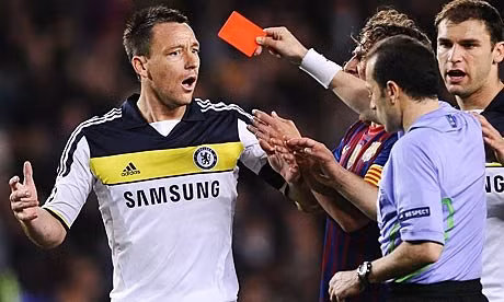 Phút 37 trận lượt về bán kết Champions League 2011/12, Terry có pha thúc đầu gối vào người Alexis Sanchez từ phía sau. Cầu thủ của Barca ngã vật ra sân trong đau đớn và trọng tài Cuneyt Cakir lập tức rút thẻ đỏ cho Terry.